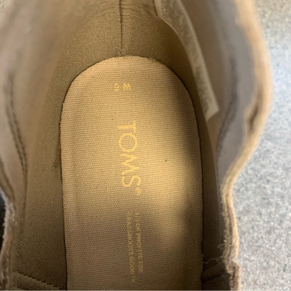 TOMS The Kallie wedge suede bootie designed to transition between seasons Size 6 - Picture 8 of 9
